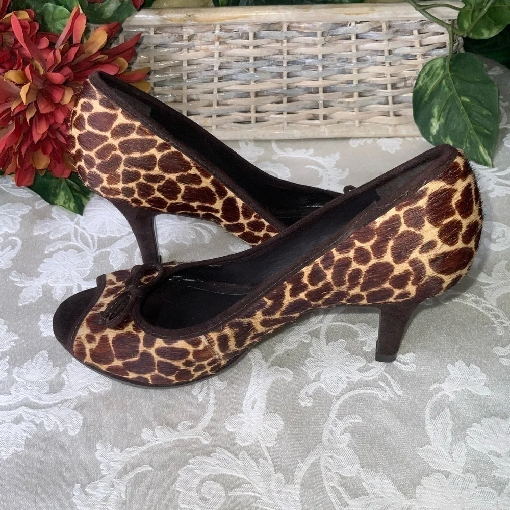 Alex Marie 3” Giraffe Velvet Peep Toe Party Heels Size 6.5 - Picture 3 of 11